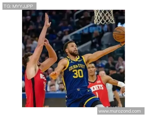 晃飞库里 里夫斯后撤步三分续命