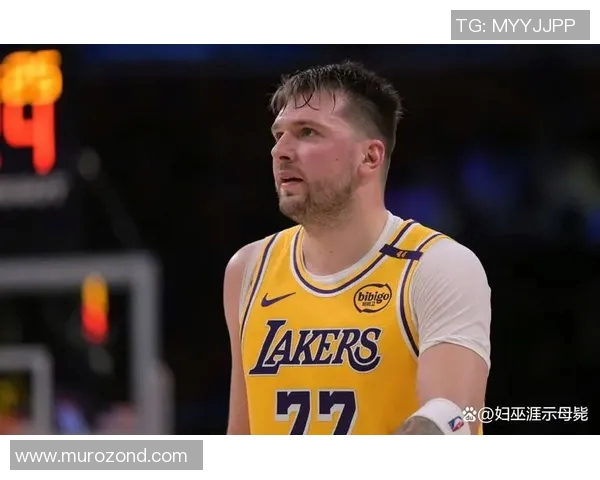 惊艳全场，湖人队东契奇在90英尺外投进一记令人瞩目的超远三分